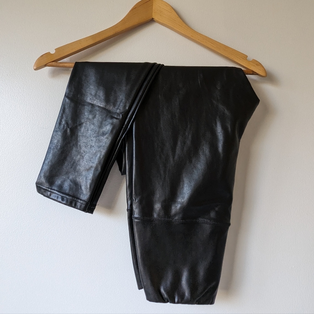 ARITZIA Wilfred Free Daria Leggings